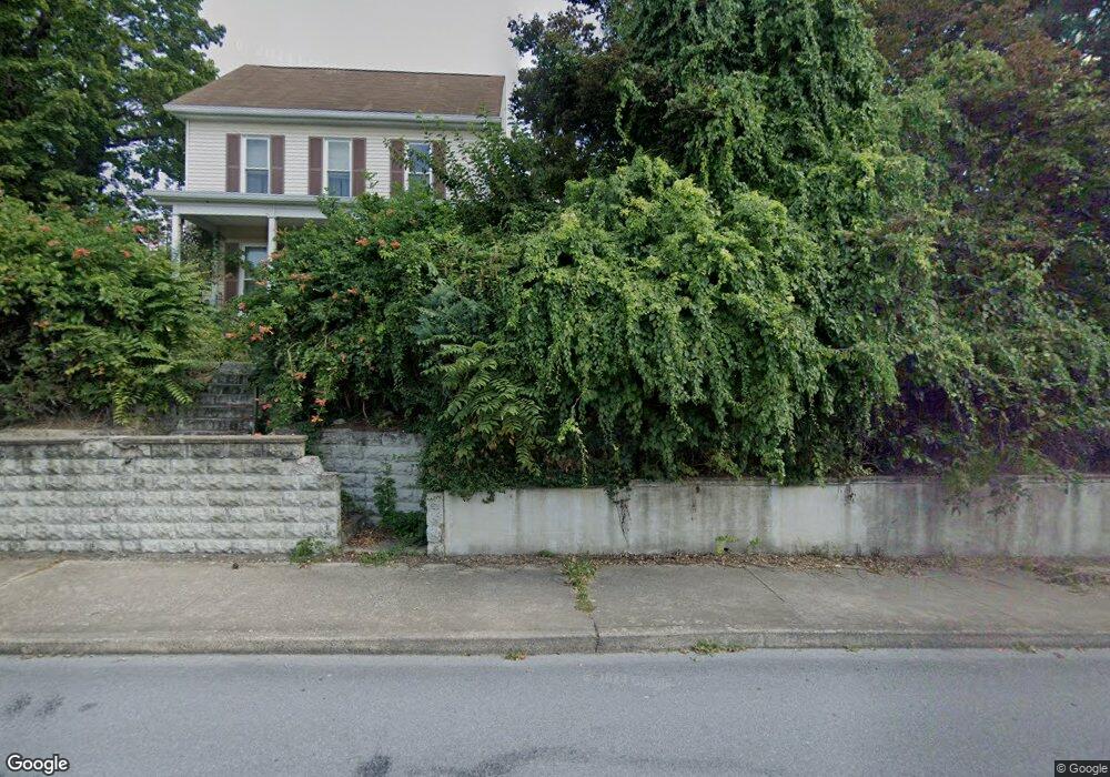 341 W 2nd St, Waynesboro, PA 17268 - photo 1