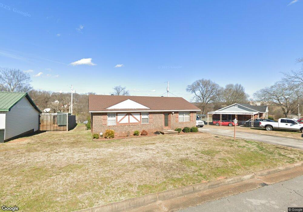 1021 Spring Ct, Florence, AL 35630 - photo 1
