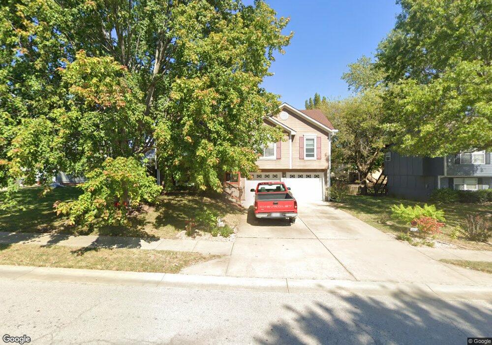 118 E Remington Terrace, Raymore, MO 64083 - photo 1