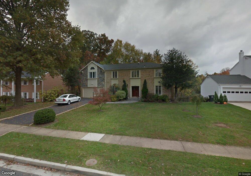 8001 Falstaff Rd, McLean, VA 22102 - photo 1