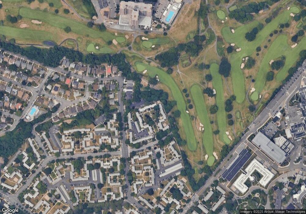 26443 Langston Ave unit A-2, Glen Oaks, NY 11004 - photo 1