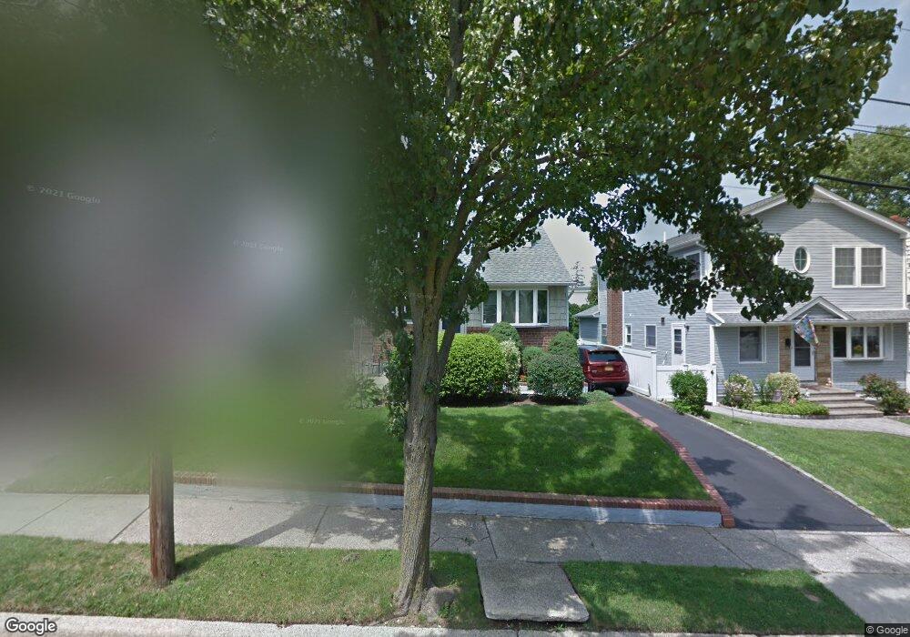 262 Fairfield Ave, Mineola, NY 11501 - photo 1