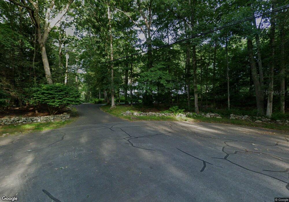 37 Carriage Ln, New Canaan, CT 06840 - photo 1