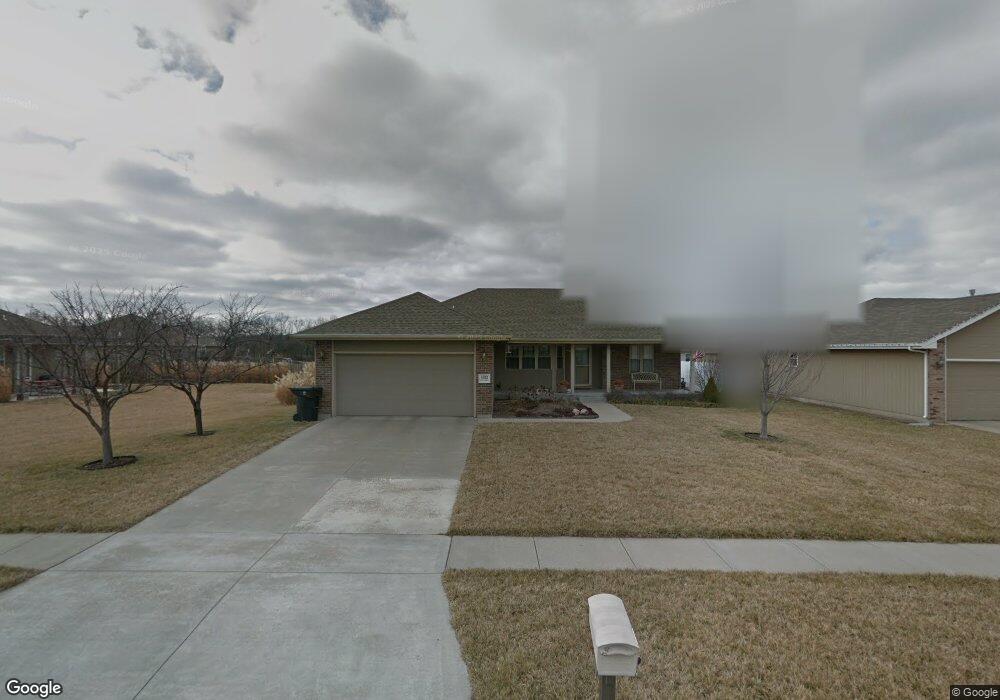 4613 SW Misty Harbor Dr, Topeka, KS 66610 - photo 1