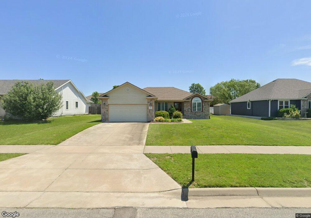 4240 SW Cambridge Ave, Topeka, KS 66610 - photo 1