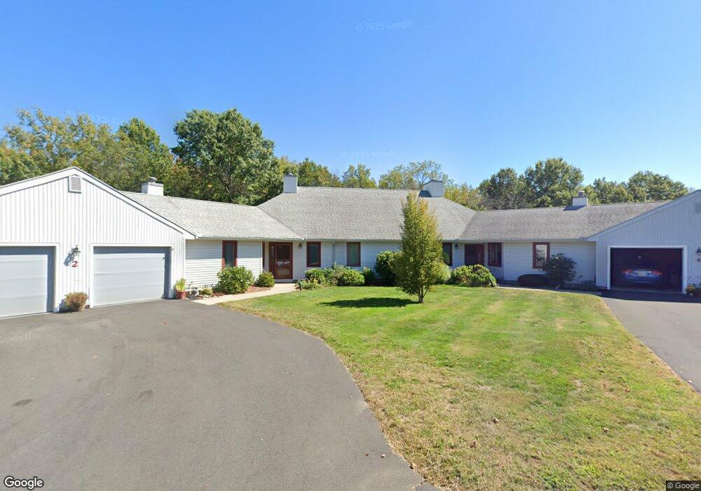 4 Mcintosh Dr, Amherst, MA 01002 - photo 1