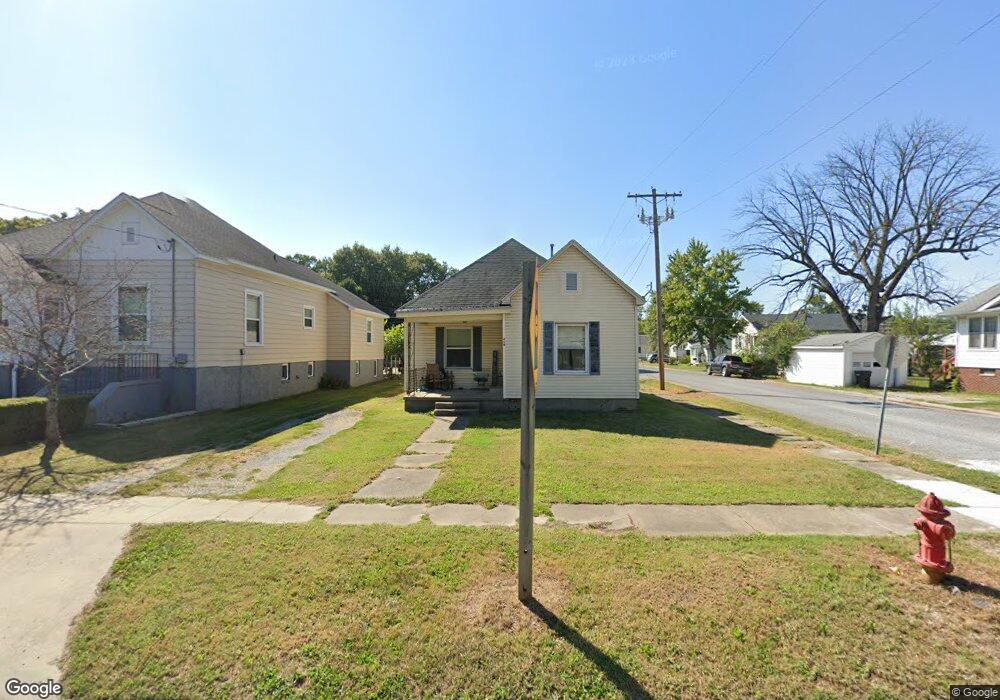 719 N Main St, Harrisburg, IL 62946 - photo 1