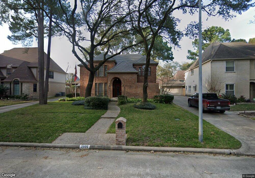 3902 Trappers Forest Dr, Houston, TX 77088 - photo 1