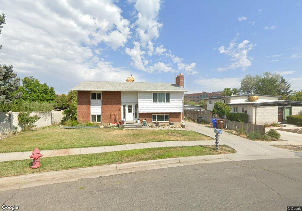 755 E Enchanted Dr, Midvale, UT 84047 - photo 1