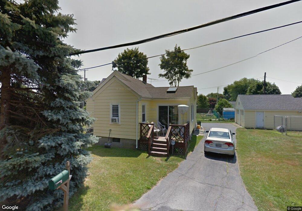 2 Colony Dr, Middletown, RI 02842 - photo 1