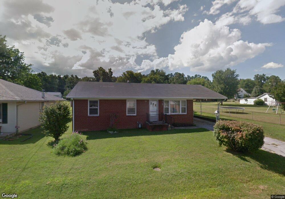 616 Vass Ln, Hopkinsville, KY 42240 - photo 1