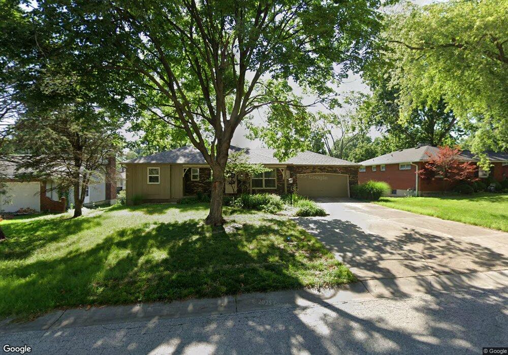 5204 Cody St, Shawnee, KS 66203 - photo 1