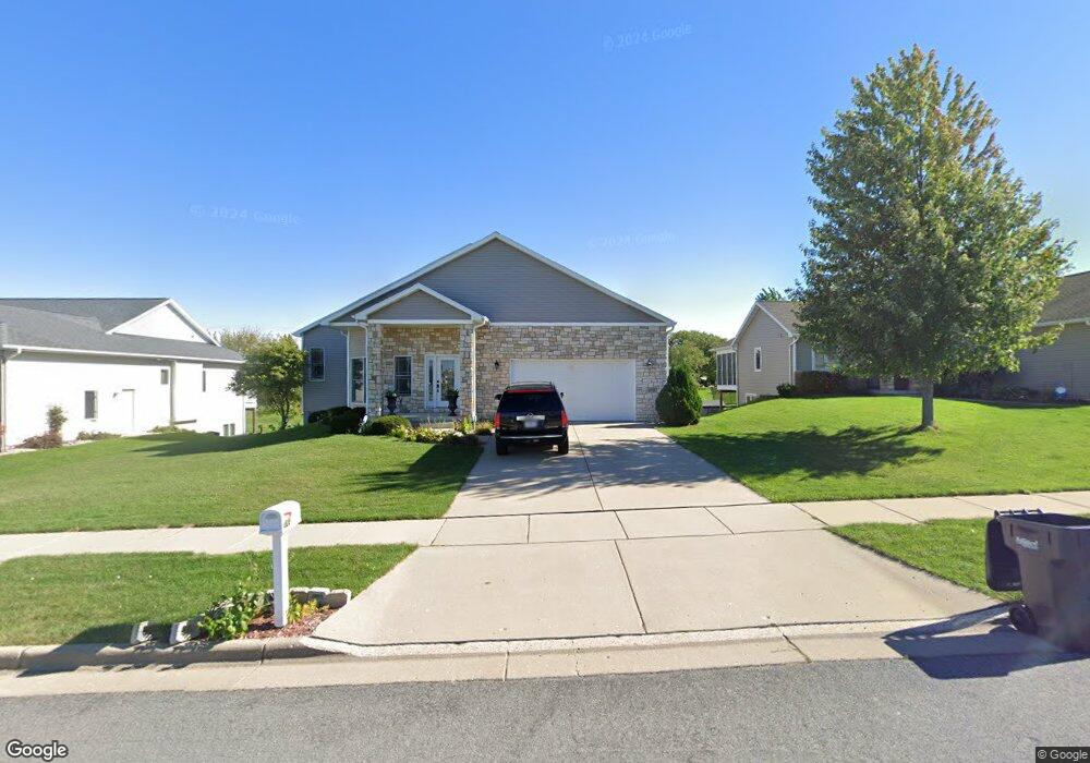 520 Alpine Pkwy, Oregon, WI 53575 - photo 1