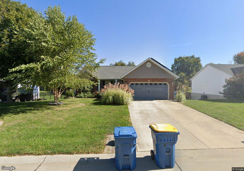 905 Woodland Dr, Maryville, IL 62062 - photo 1