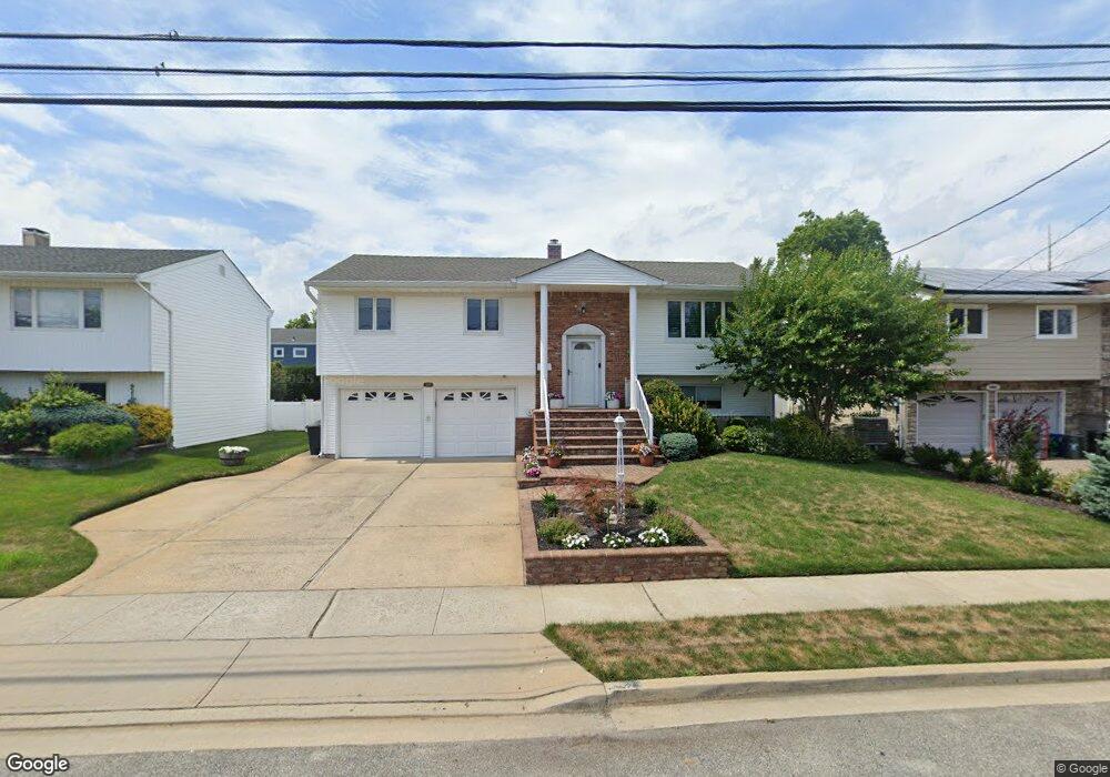 2077 Illona Ln, Merrick, NY 11566 - photo 1