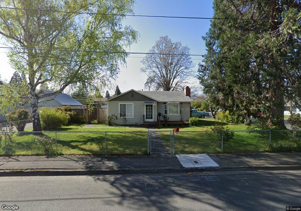 1019 SW L St, Grants Pass, OR 97526 - photo 1