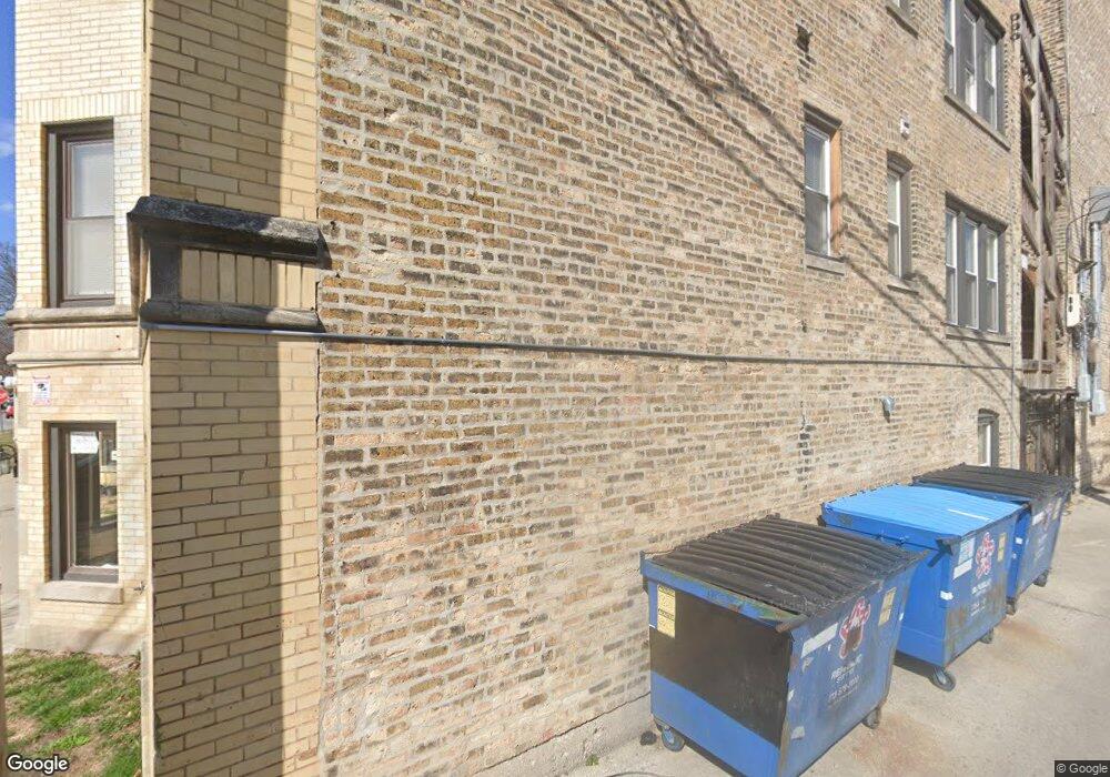 2822 W Arthur Ave Chicago Il 3, Chicago, IL 60645 - photo 1