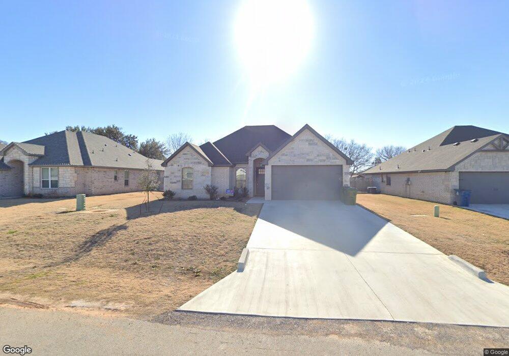 610 Sovereign Dr, Granbury, TX 76049 - photo 1