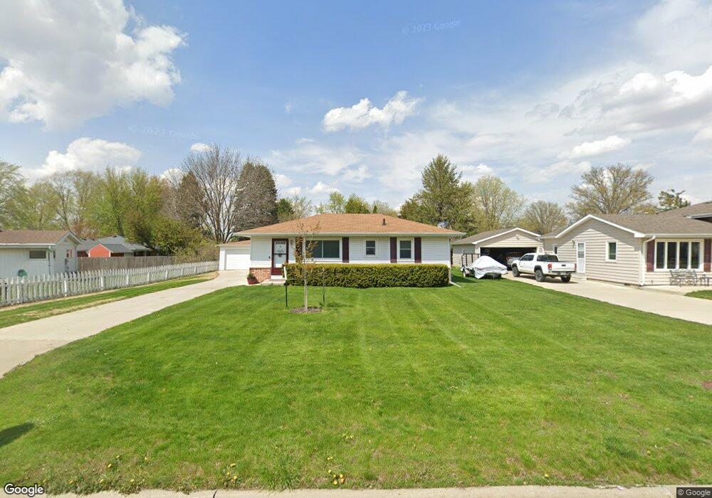 1306 S 13th Ave E, Newton, IA 50208 - photo 1