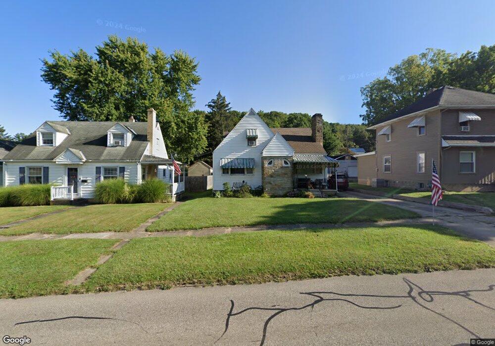 1718 Chestnut St, Coshocton, OH 43812 - photo 1