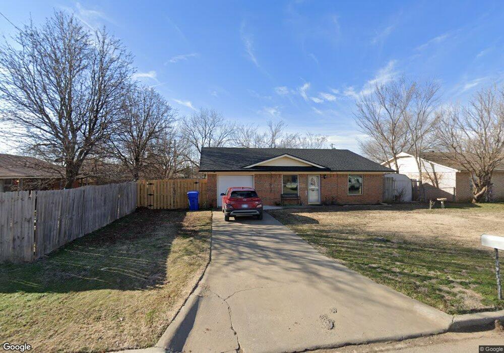 114 E B Ave, Cache, OK 73527 - photo 1