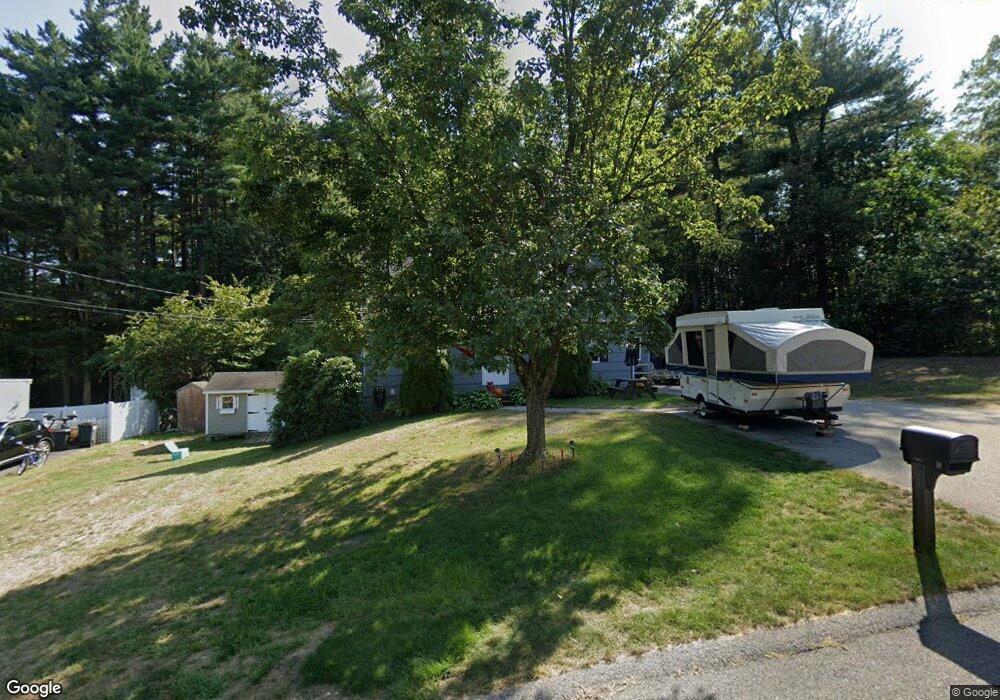 8 Forsythia Ln, MerriMacK, NH 03054 - photo 1