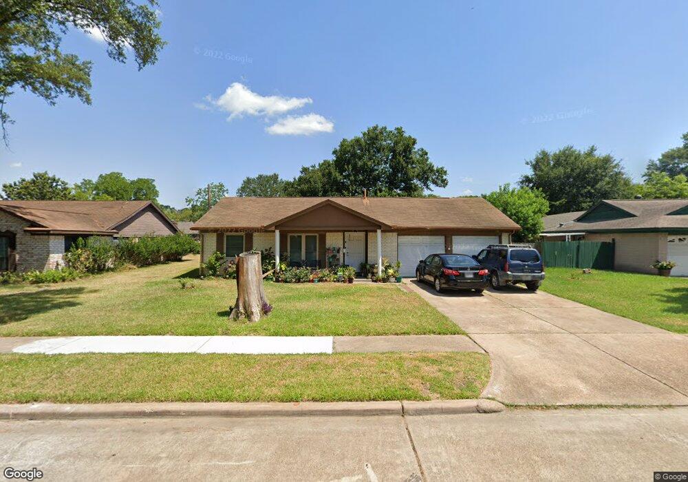 1118 Hidden Valley Dr, Houston, TX 77088 - photo 1