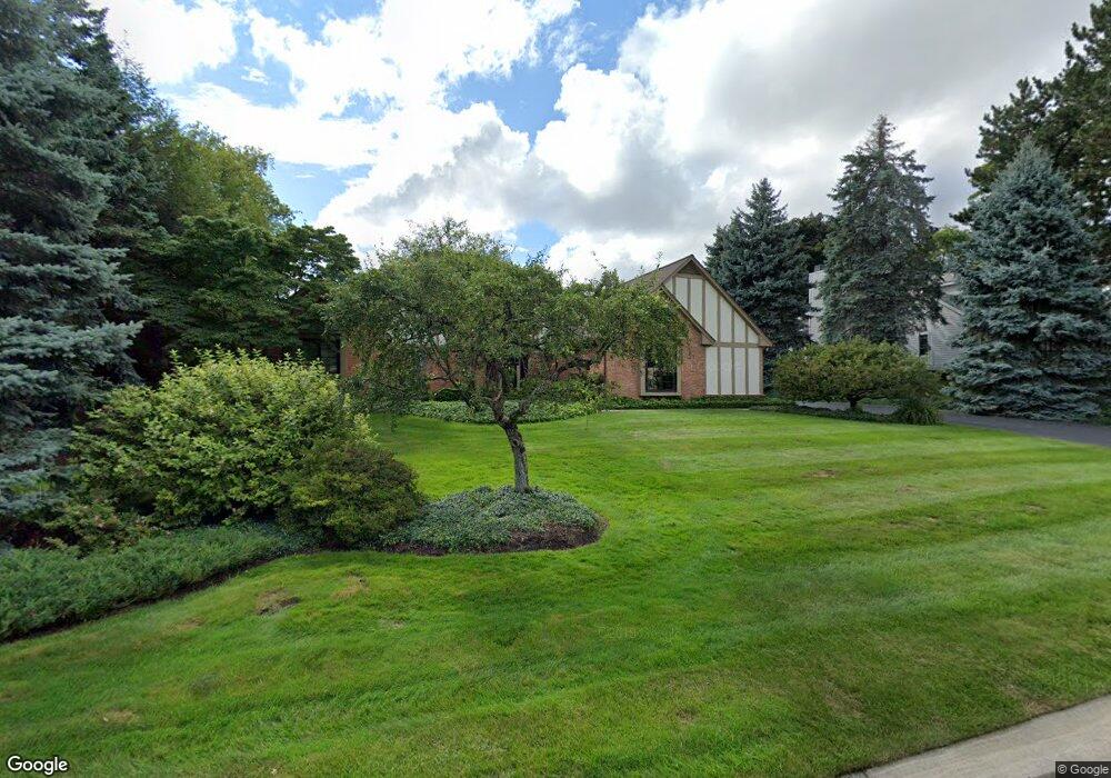 2522 Crofton Ct, Bloomfield Hills, MI 48304 - photo 1