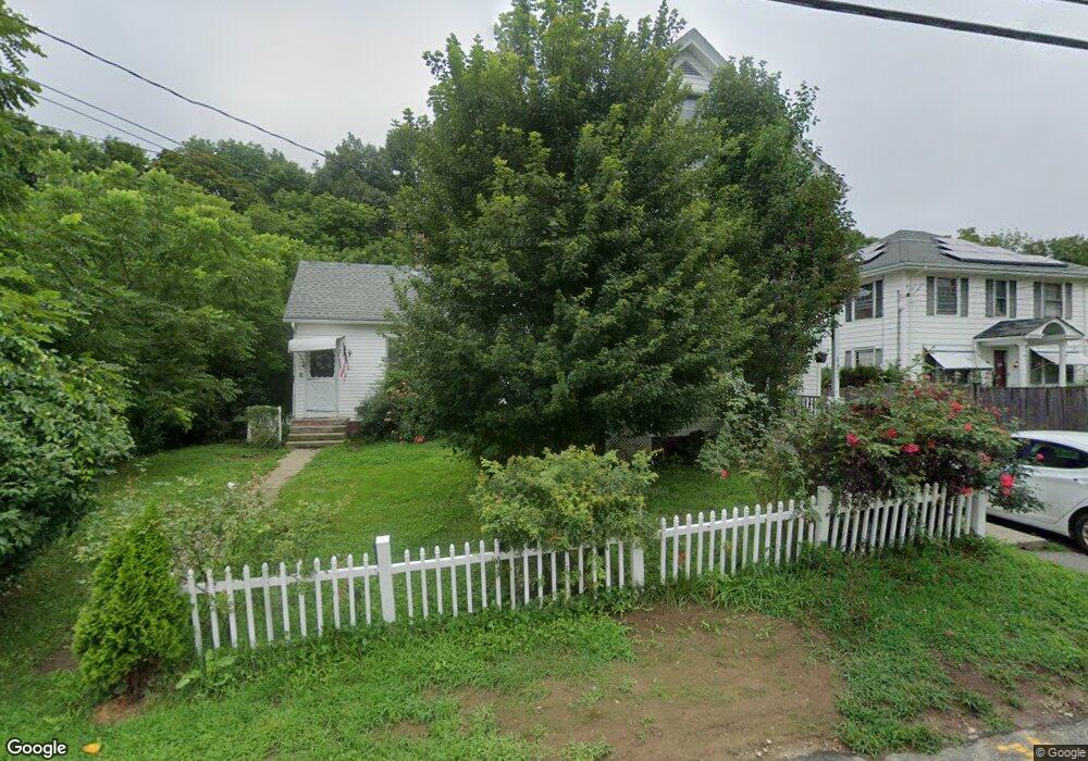 122 Reynolds St, Danielson, CT 06239 - photo 1