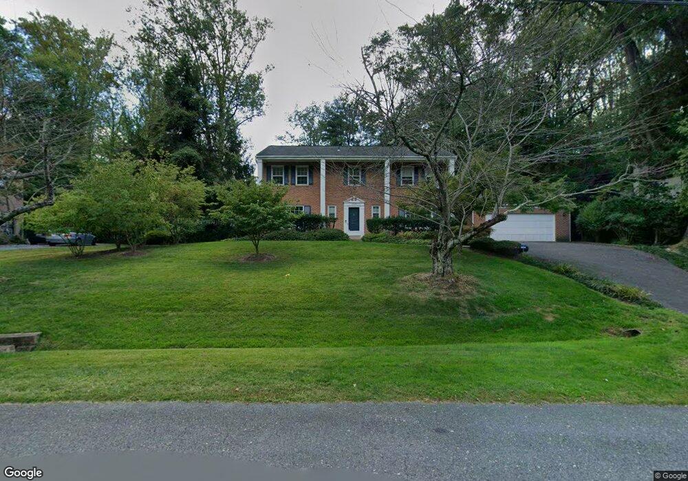 7908 Robison Rd, Bethesda, MD 20817 - photo 1