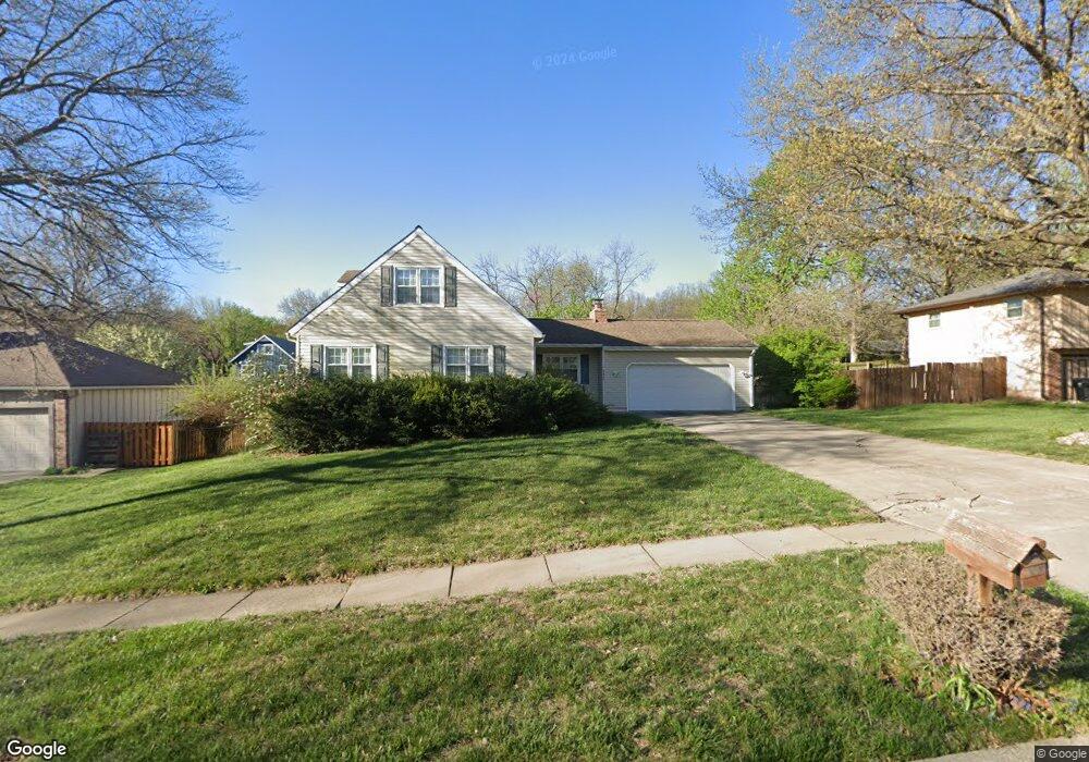 4833 SW Commanche Rd, Topeka, KS 66614 - photo 1