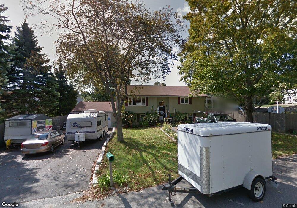 8 Onyx Ln, Portsmouth, NH 03801 - photo 1