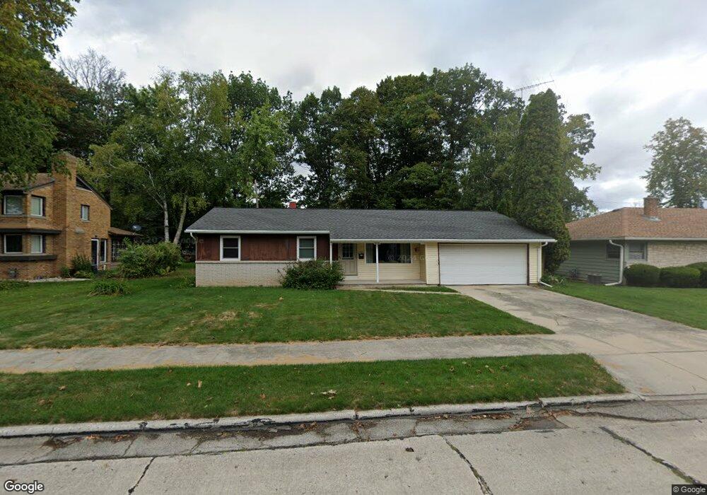 2118 Markham St, Manitowoc, WI 54220 - photo 1