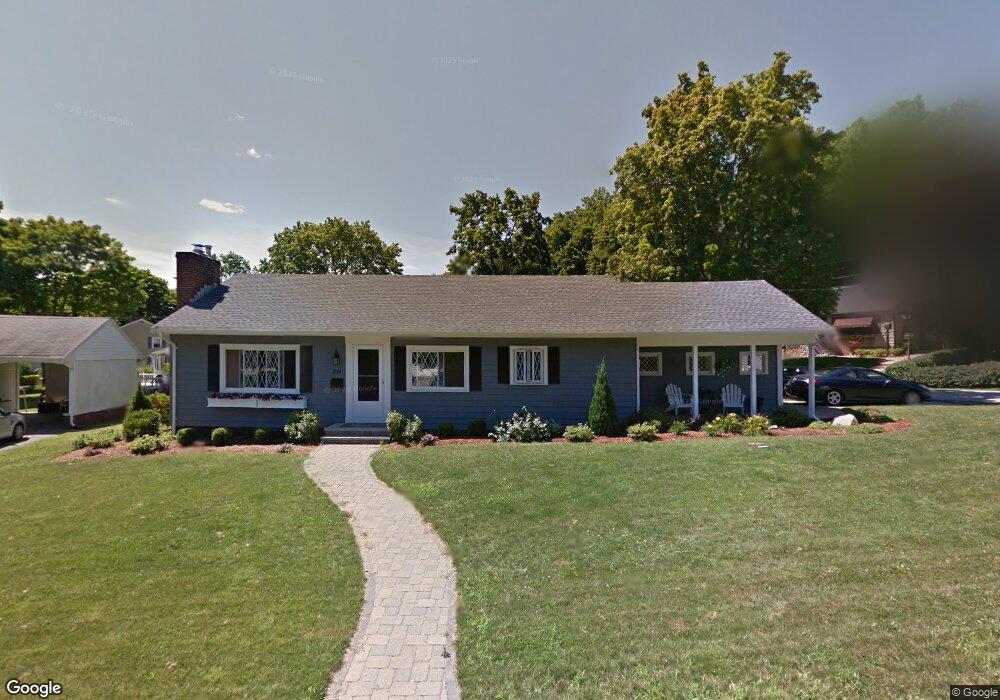 231 Hovey St, Lowell, MA 01852 - photo 1