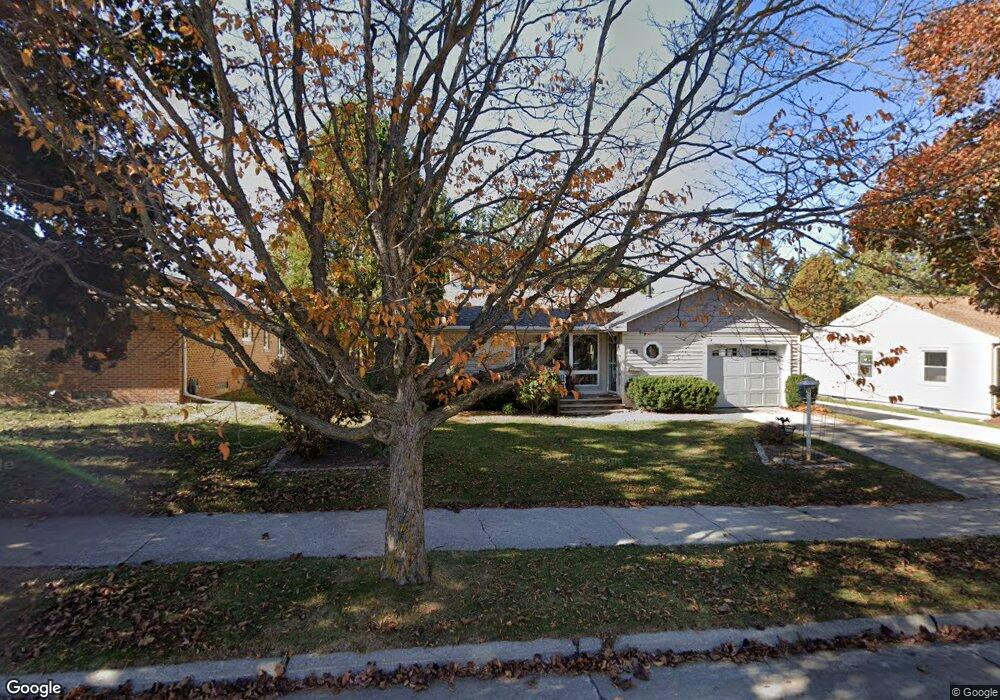 1408 N 3rd St, Manitowoc, WI 54220 - photo 1