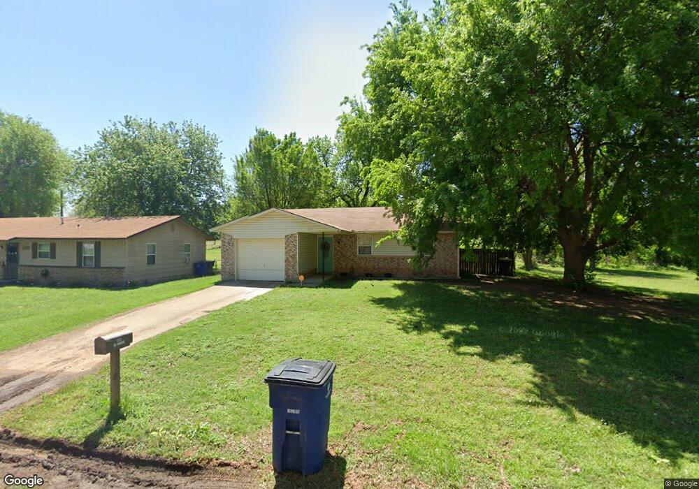 312 312 W Beech, Duncan, OK 73533 - photo 1
