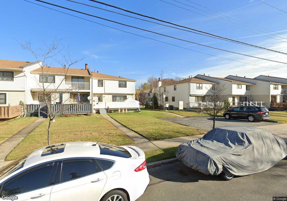453 Willow Rd E unit 2, Staten Island, NY 10314 - photo 1