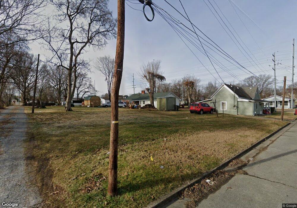 1414 E Fairview Ave, Johnson City, TN 37601 - photo 1