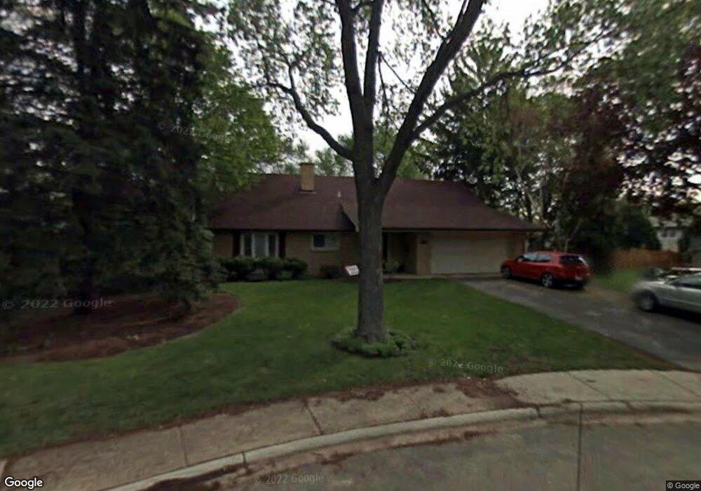 1056 Pecan Ct, Naperville, IL 60540 - photo 1