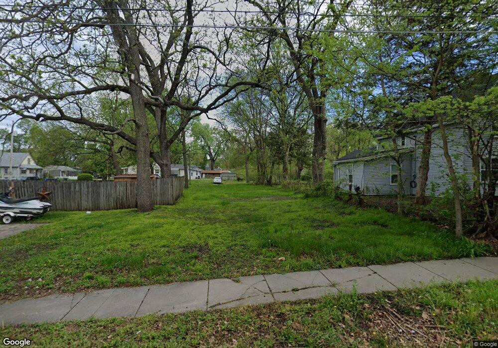 2810 E Washington Ave, Des Moines, IA 50317 - photo 1
