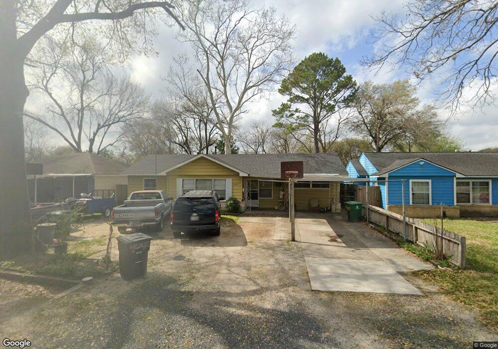9207 Carrick St, Houston, TX 77022 - photo 1