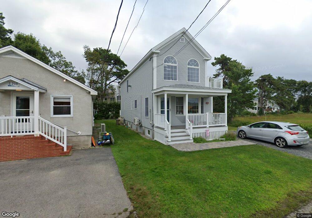 212 S Tibbetts Ave, Wells, ME 04090 - photo 1