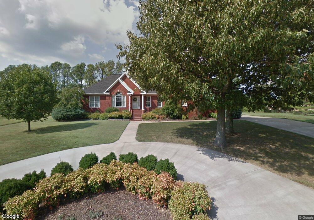 2110 Spindletop Dr, Murray, KY 42071 - photo 1