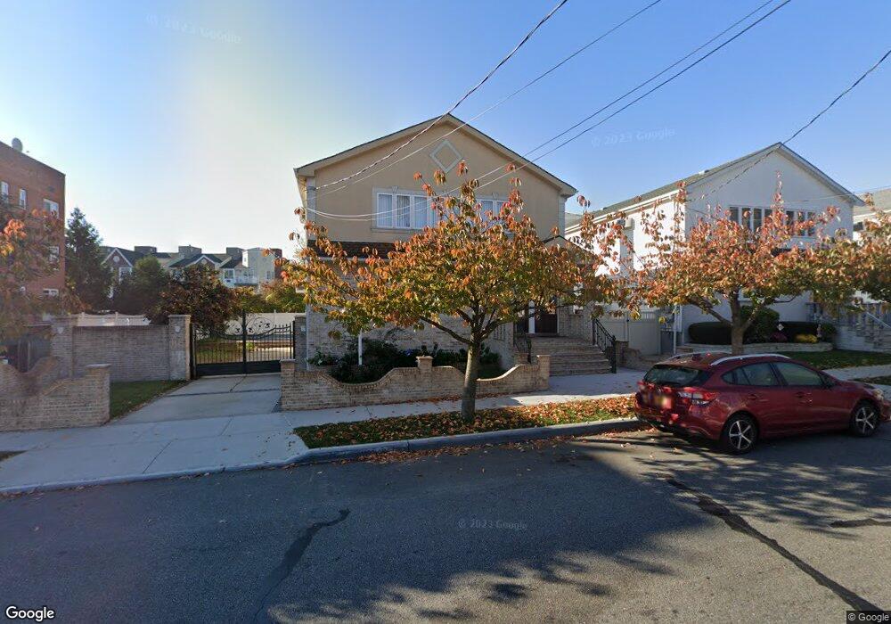 9452 Magnolia Ct, Ozone Park, NY 11417 - photo 1