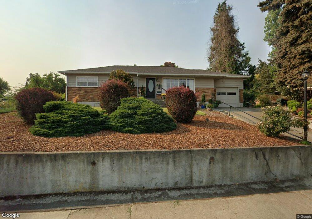 608 E 18th St, the Dalles, OR 97058 - photo 1