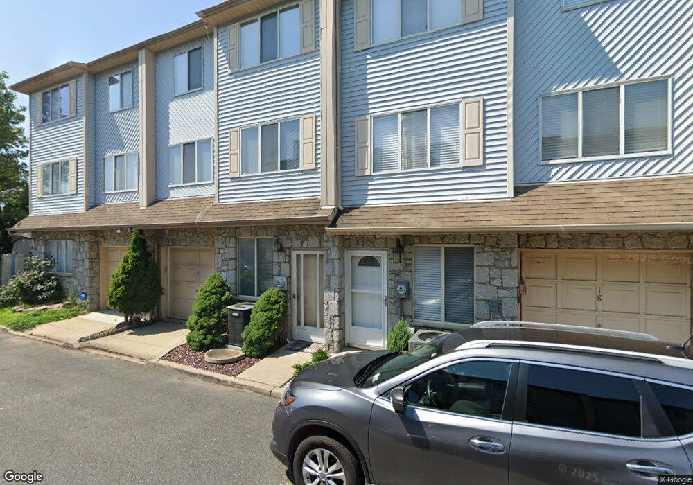 16 Phyllis Ct, Staten Island, NY 10309 - photo 1