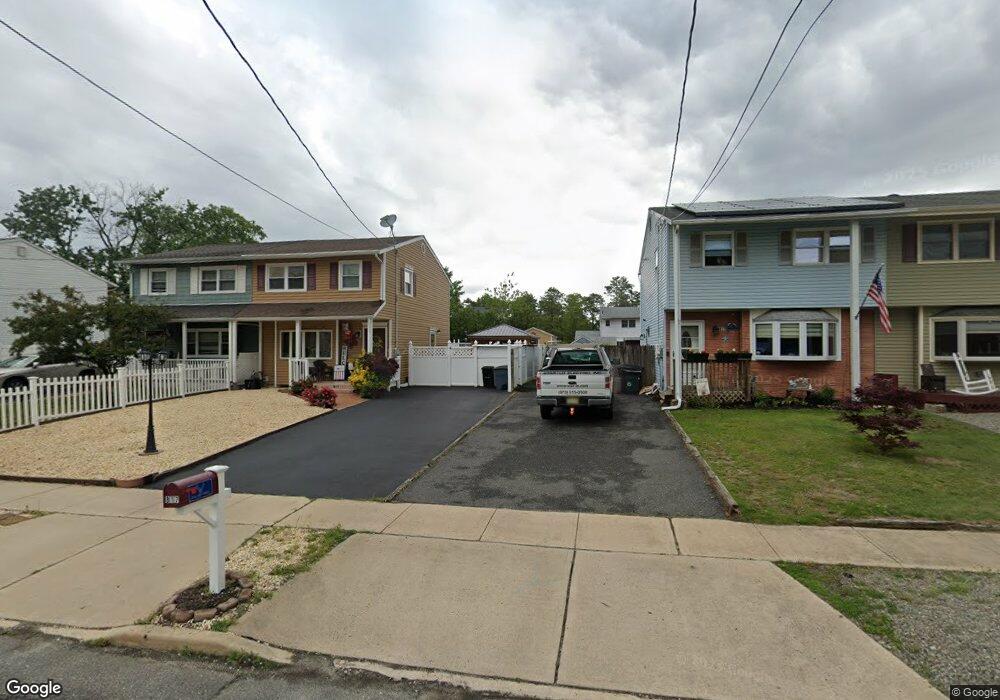 817 Laurel St, Lakehurst, NJ 08733 - photo 1