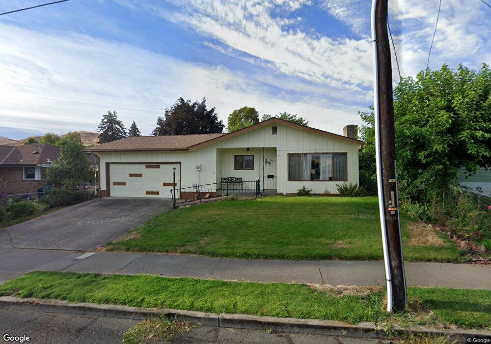 1512 E 11th St, the Dalles, OR 97058 - photo 1