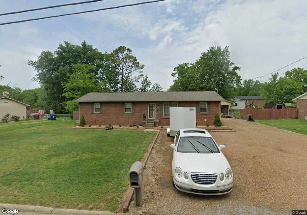 1305 Robinwood Dr, Shelbyville, TN 37160 - photo 1