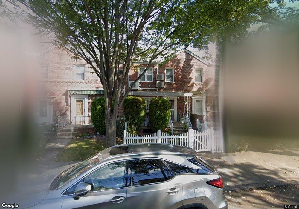 7525 167th St, Fresh Meadows, NY 11366 - photo 1